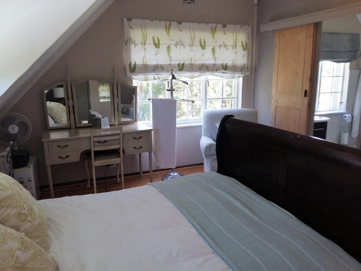 Almond Cottage Bed & Breakfast Somerset West Exterior foto