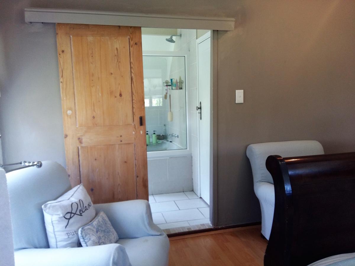 Almond Cottage Bed & Breakfast Somerset West Exterior foto