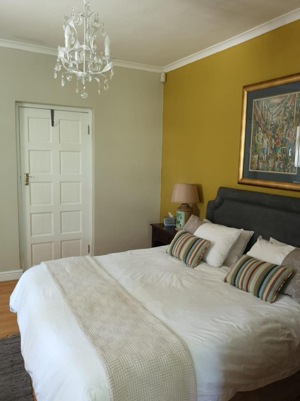 Almond Cottage Bed & Breakfast Somerset West Exterior foto