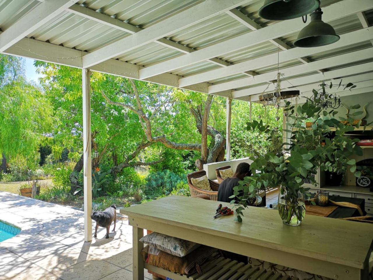 Almond Cottage Bed & Breakfast Somerset West Exterior foto